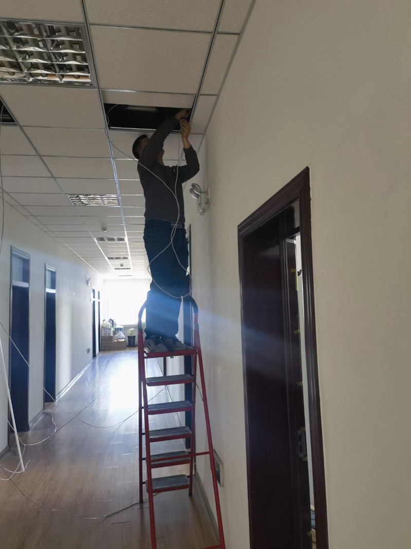 �W�j����