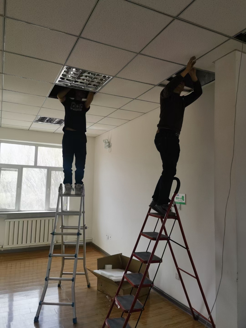 �W�j����